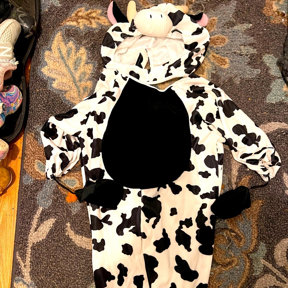 Cow costume size 3-5